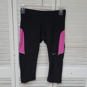 Nike Running Dri-Fit Size XS Capris Leggings